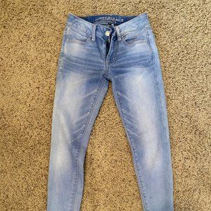 American eagle light washed jeans